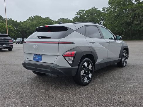 Used 2024 Hyundai Kona SEL FWD image 8