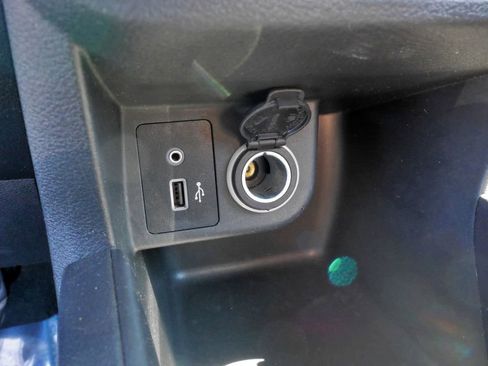 Used 2020 Nissan Kicks S image 27