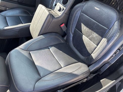 Used 2020 Chevrolet Traverse LT w/ LT Premium Package image 15