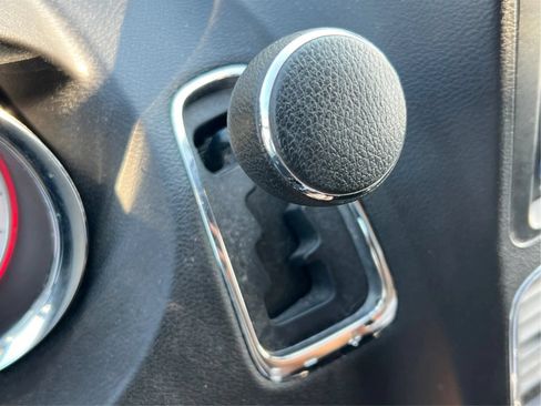 Used 2018 Dodge Grand Caravan SE w/ Power Convenience Group I FWD image 43