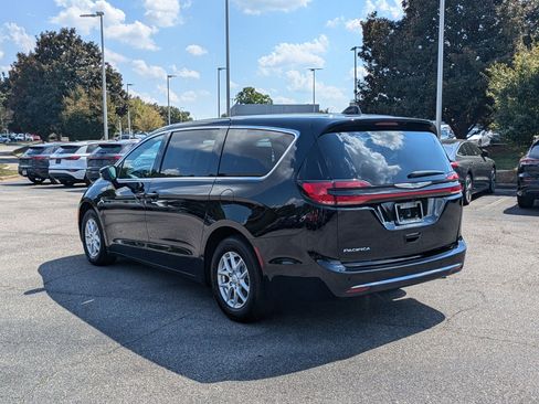 New 2026 Chrysler Pacifica Select image 7