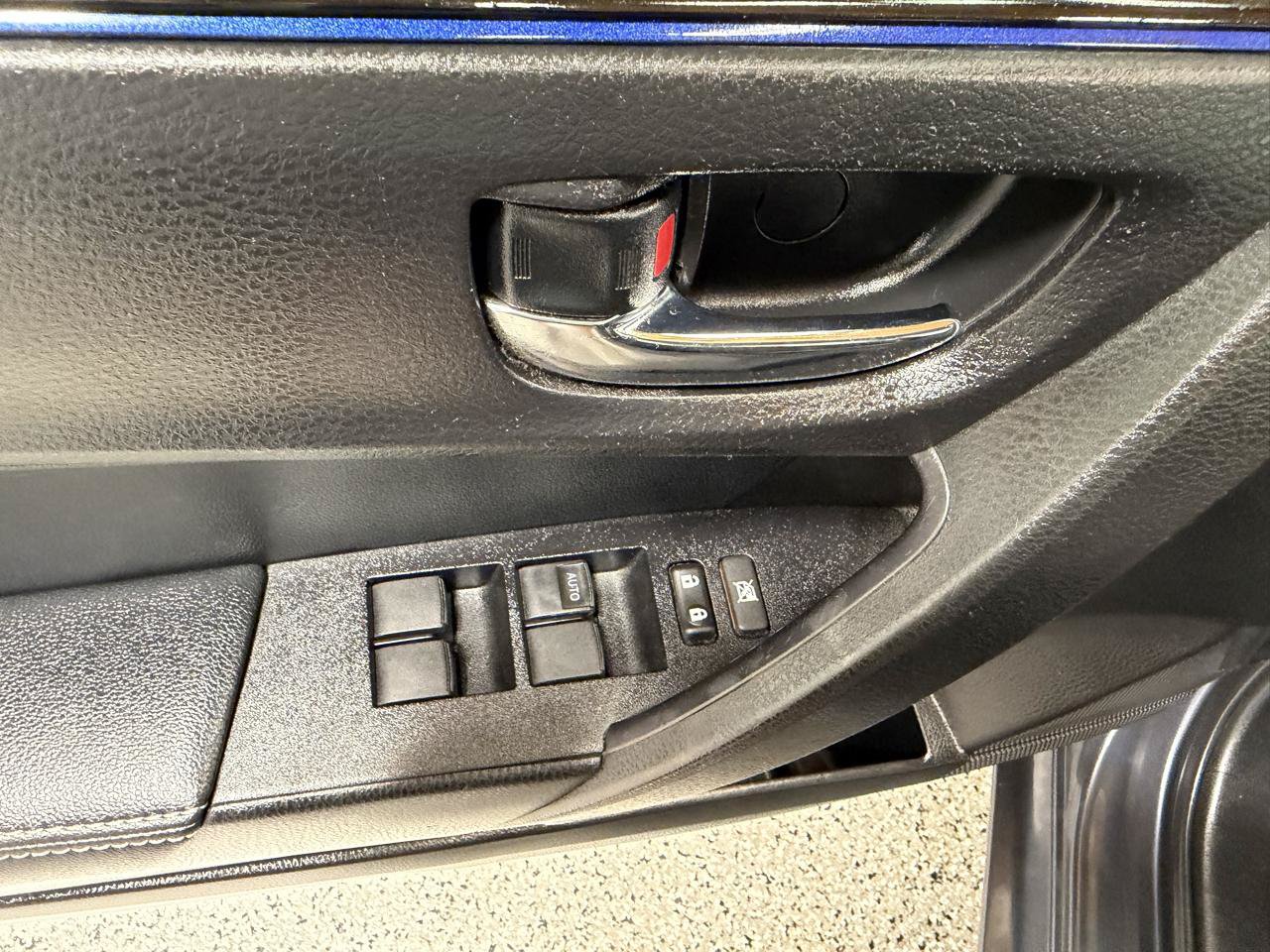 Used 2019 Toyota Corolla SE FWD image 12