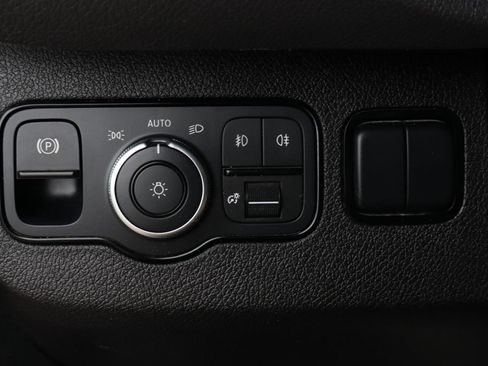 Used 2024 Mercedes-Benz Sprinter 2500 image 23