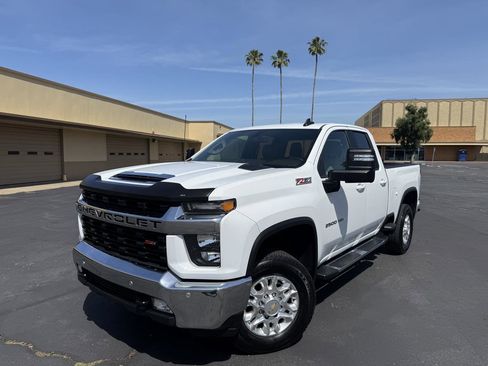 Used 2023 Chevrolet Silverado 2500 LT w/ Convenience Package AWD/4WD image 3