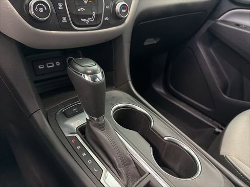 Used 2019 Chevrolet Equinox LS w/ LS Convenience Package image 26