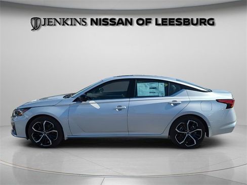 New 2025 Nissan Altima 2.5 SR w/ SR Premium Package image 6