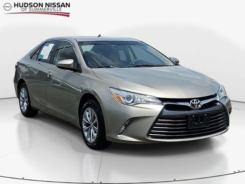 Used 2016 Toyota Camry LE FWD image 1