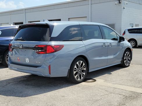 Used 2025 Honda Odyssey Elite image 6