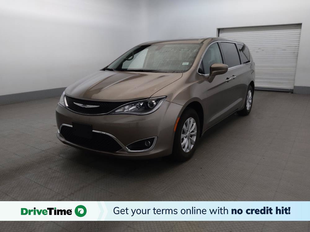 Used 2018 Chrysler Pacifica Touring Plus FWD image 1
