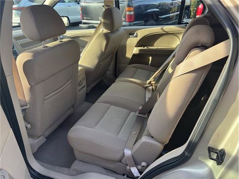 Used 2005 Ford Freestyle SE image 9