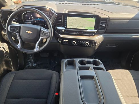 Certified 2025 Chevrolet Silverado 2500 LT w/ Convenience Package image 19