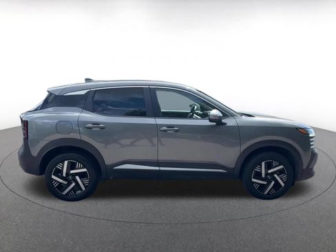 Used 2025 Nissan Kicks SV FWD image 13