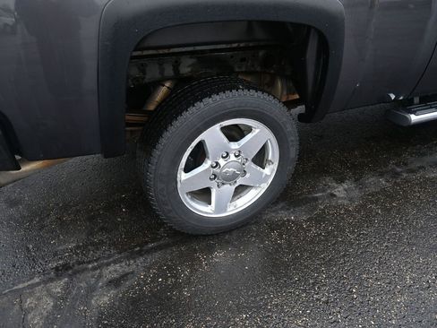 Used 2011 Chevrolet Silverado 2500 LT w/ Interior Plus Package image 32