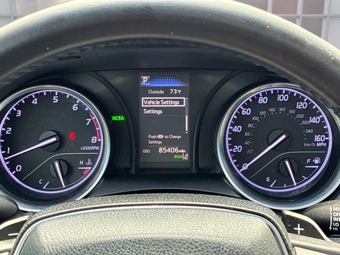 Used 2018 Toyota Camry SE w/ Audio Package FWD image 26