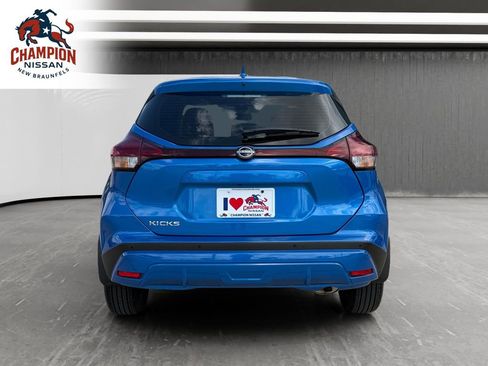 Used 2025 Nissan Kicks Play S FWD image 4