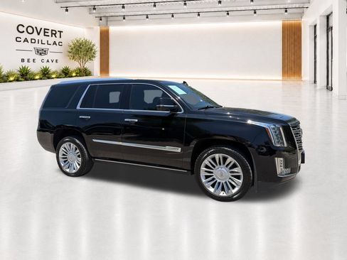 Used 2020 Cadillac Escalade Platinum AWD/4WD image 13