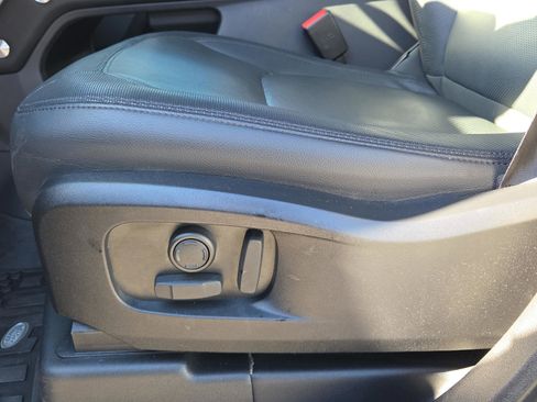 Used 2024 Land Rover Defender 110 X-Dynamic SE image 20