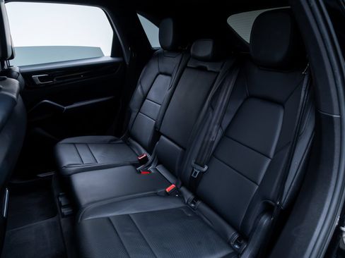 Used 2019 Porsche Cayenne AWD/4WD image 21