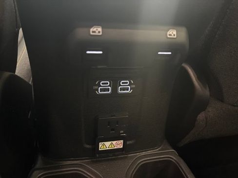 Used 2025 Jeep Wrangler Unlimited Sahara AWD/4WD image 17