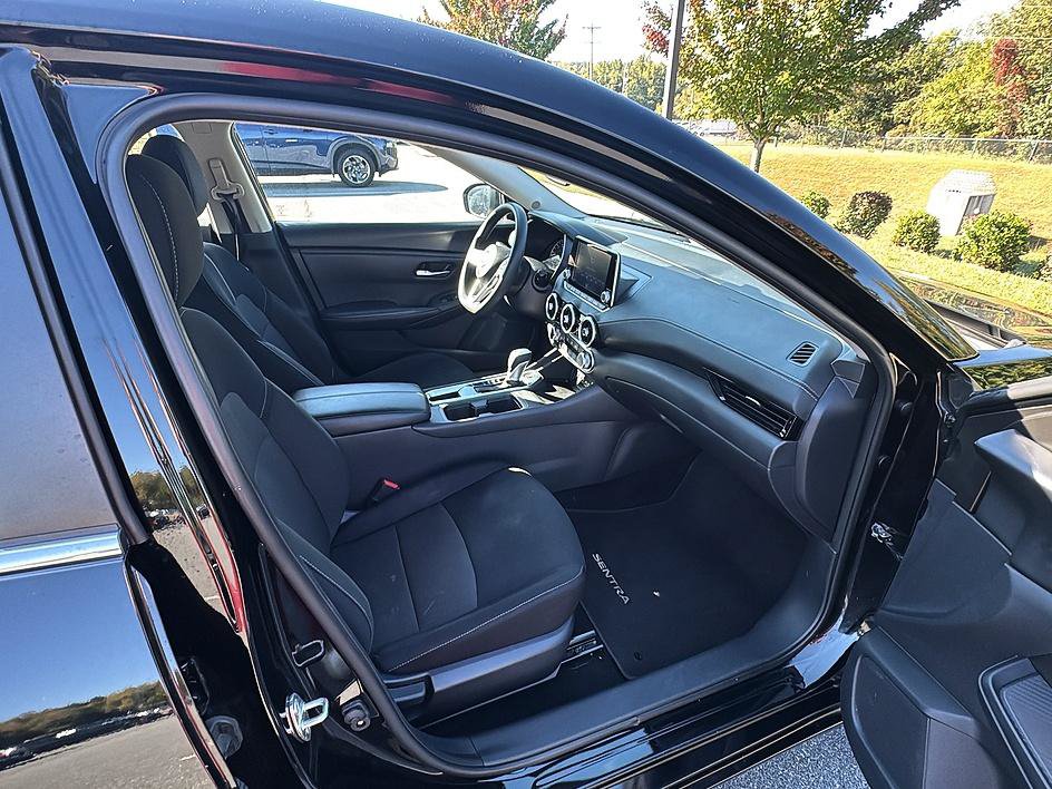Certified 2025 Nissan Sentra SV FWD image 24