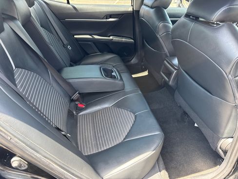 Used 2019 Toyota Camry SE FWD image 17