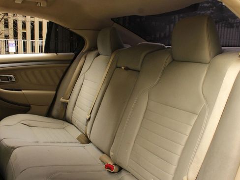 Used 2016 Ford Taurus SE FWD image 22