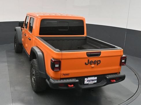 Used 2025 Jeep Gladiator Rubicon w/ Convenience Group AWD/4WD image 34