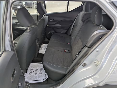 Used 2023 Nissan Kicks SV image 11