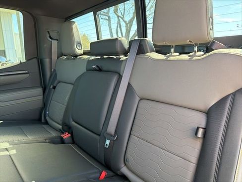 Used 2024 Chevrolet Silverado 1500 ZR2 w/ Technology Package AWD/4WD image 19