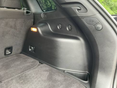 Used 2015 Jeep Cherokee Latitude w/ Cold Weather Group AWD/4WD image 24