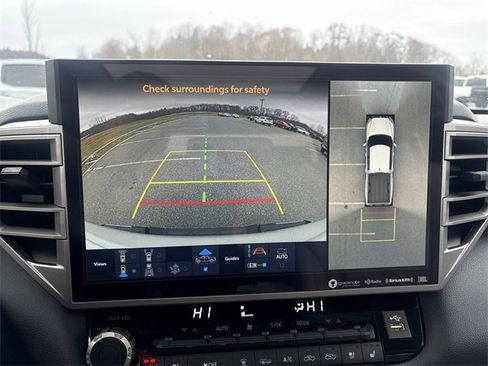 Used 2023 Toyota Tundra Limited image 15