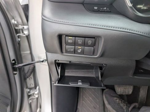 Used 2023 Toyota Highlander Limited image 10