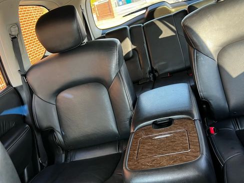 Used 2016 INFINITI QX80 Luxe w/ 22" Wheel Package image 12