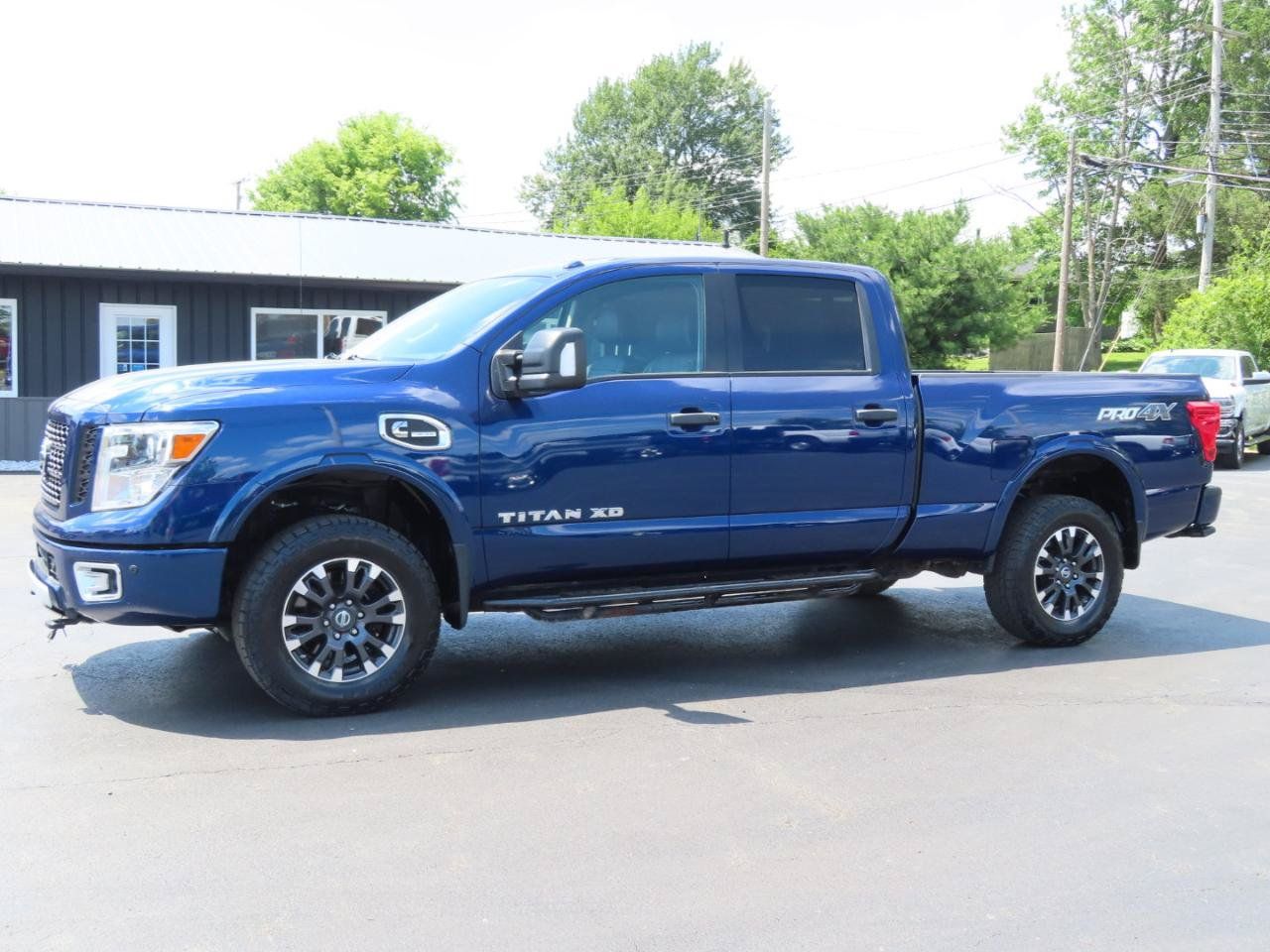 Used 2019 Nissan Titan PRO-4X w/ Pro-4x Convenience Package AWD/4WD image 2