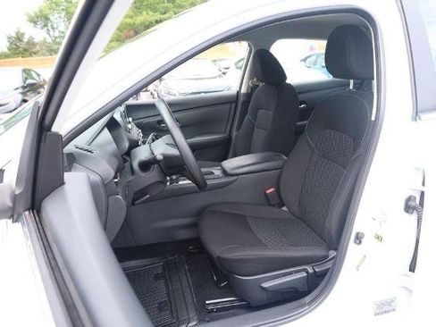 Certified 2023 Nissan Sentra S FWD image 8