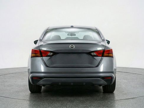 Used 2025 Nissan Altima 2.5 SV FWD image 7