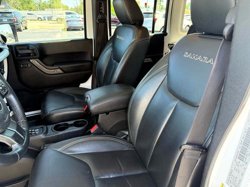 Used 2017 Jeep Wrangler Unlimited Sahara w/ Dual Top Group image 12