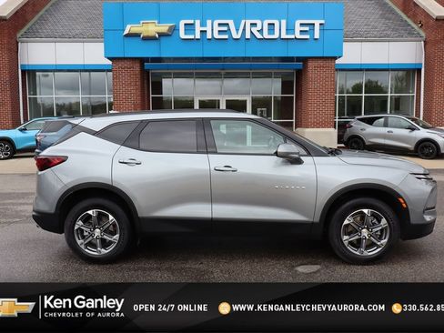 Used 2024 Chevrolet Blazer LT w/ Convenience Package FWD image 1