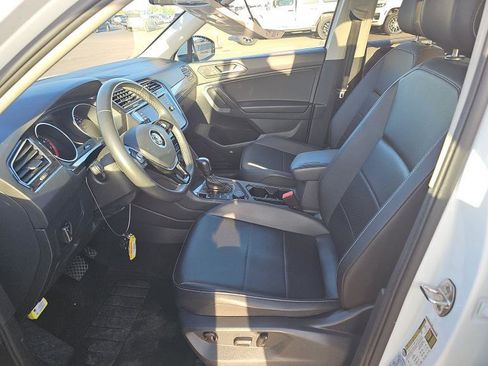 Used 2021 Volkswagen Tiguan SE w/ Panoramic Sunroof Package AWD/4WD image 7