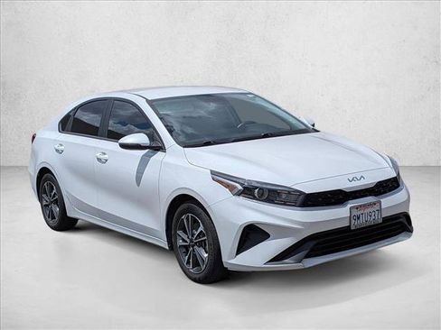 Used 2024 Kia Forte LXS w/ LXS Technology Package FWD image 3