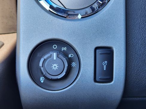 Used 2016 Ford F350 Lariat image 27