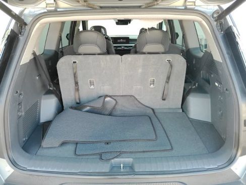 Used 2024 Kia EV9 Light Long Range RWD image 27