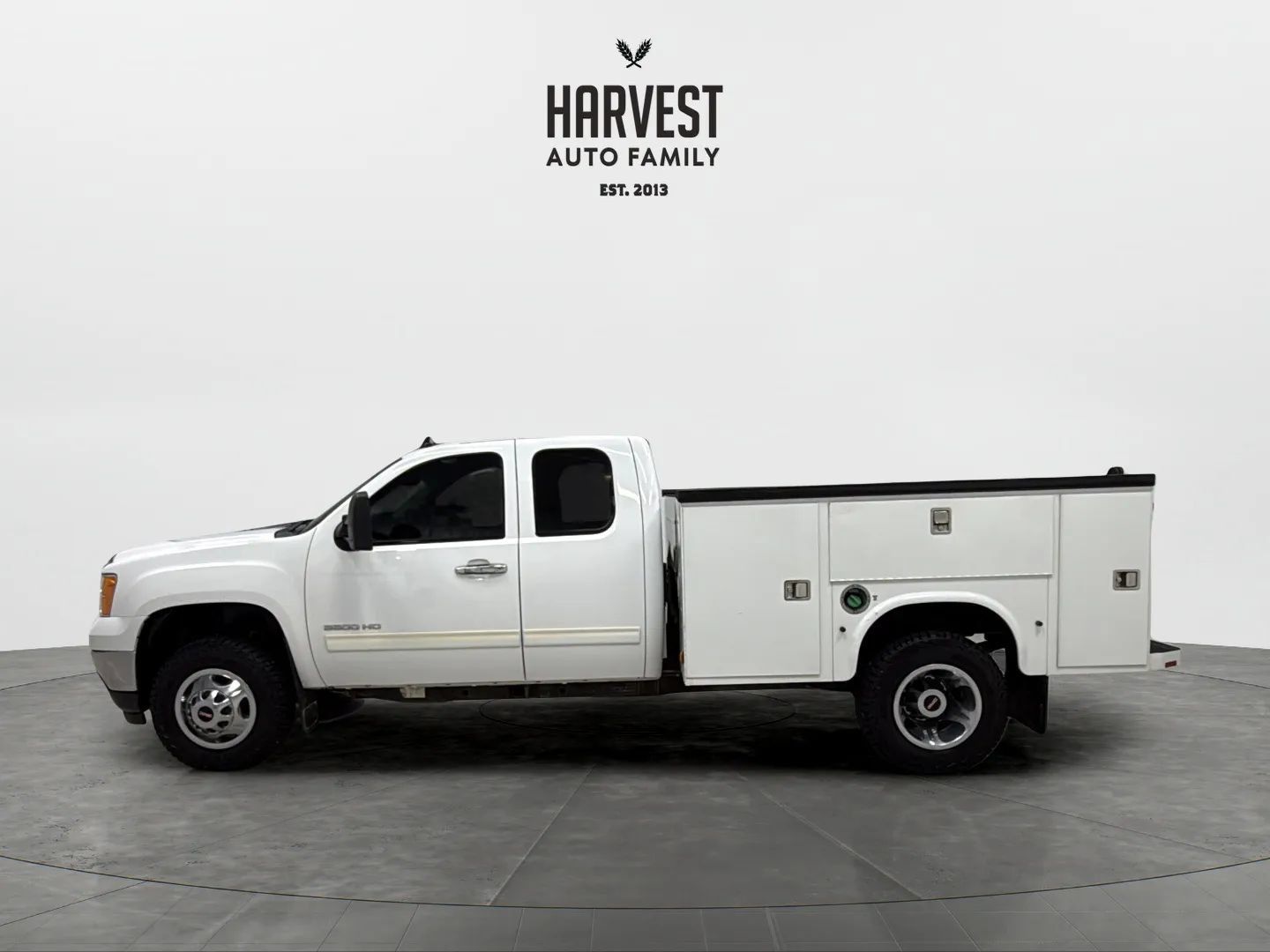 Used 2013 GMC Sierra 3500 SLE w/ SLE Preferred Package AWD/4WD image 2