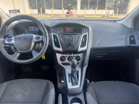 Used 2013 Ford Focus SE FWD image 9