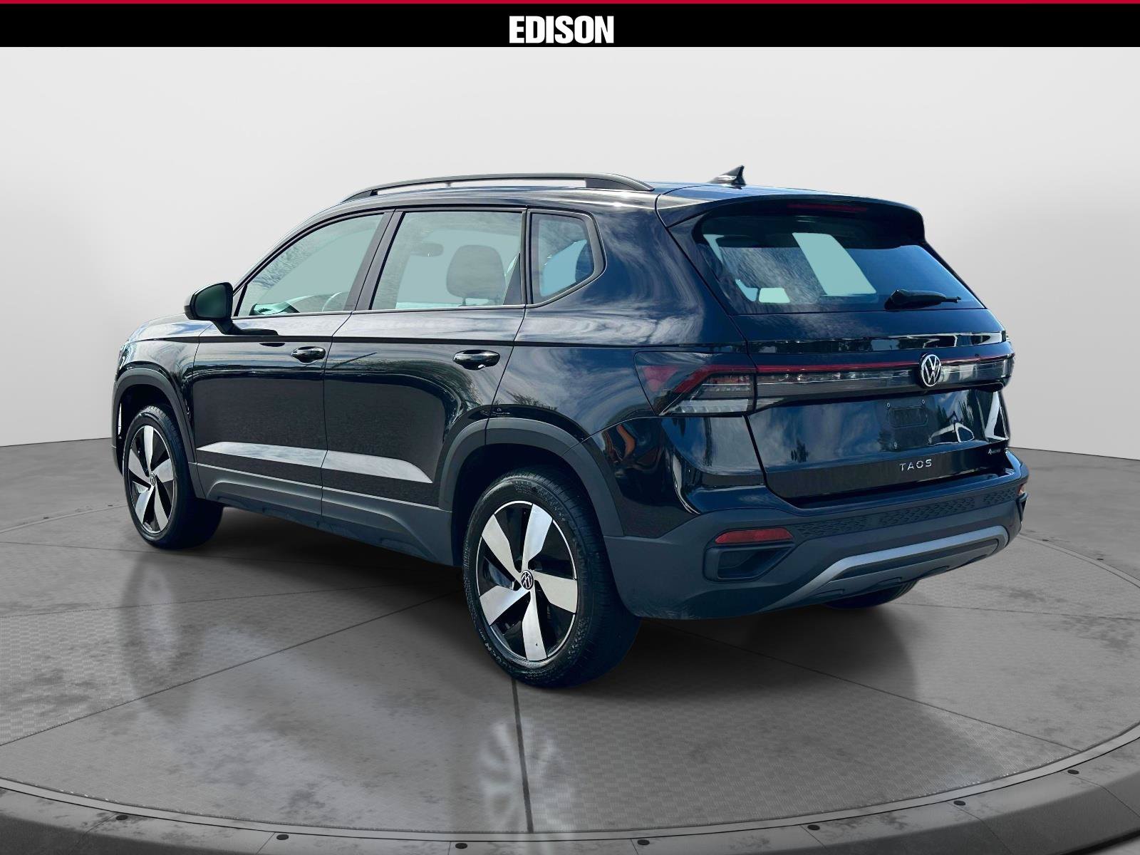 Used 2025 Volkswagen Taos S AWD/4WD image 5