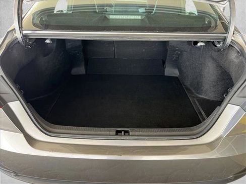 Used 2025 Toyota Camry SE image 17