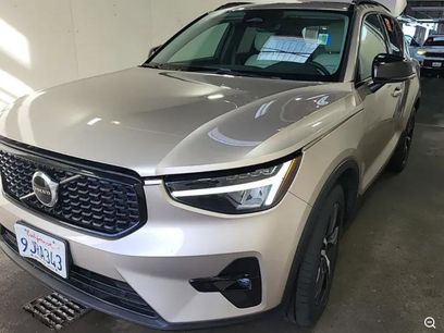 Used 2023 Volvo XC40 B5 Plus