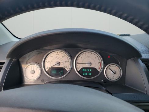 Used 2010 Chrysler Town & Country Touring Plus w/ Premium Group image 14