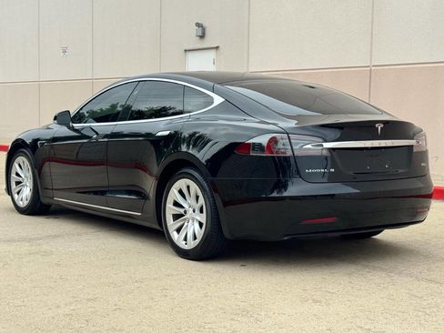 Used 2018 Tesla Model S 75D image 4