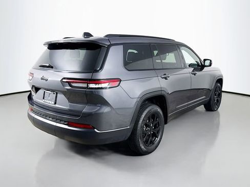 Used 2024 Jeep Grand Cherokee L Altitude image 7